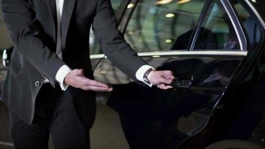 Аренда авто с водителем в Москве: для тех, кто ценит комфорт и стиль