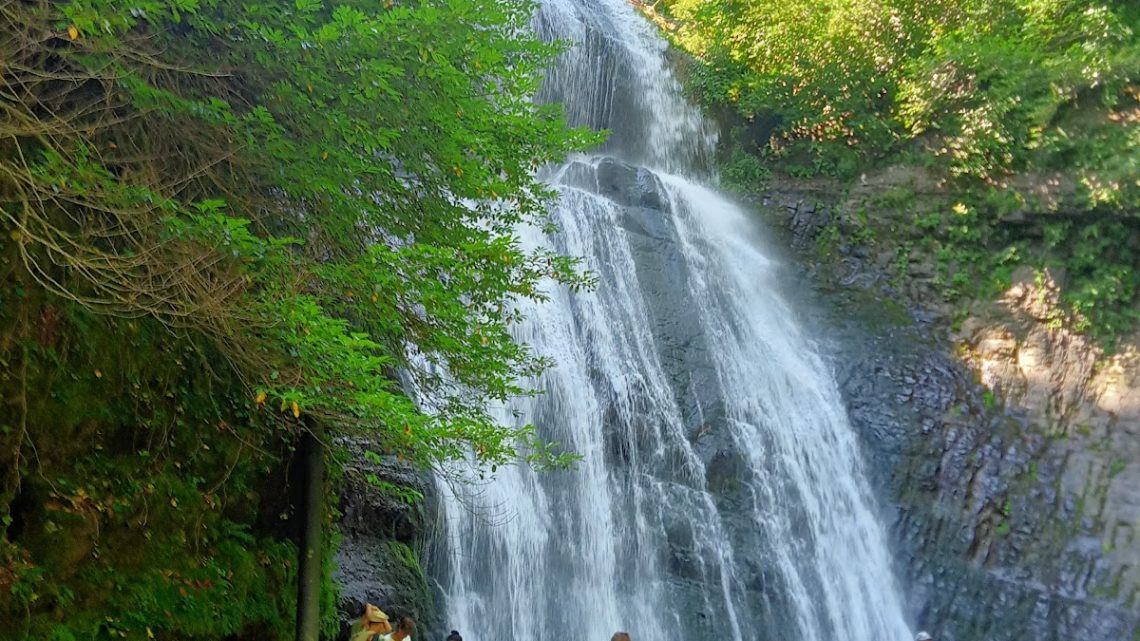 Водопад Ирина в Абхазии: Путешествие к Затерянному Сокровищу