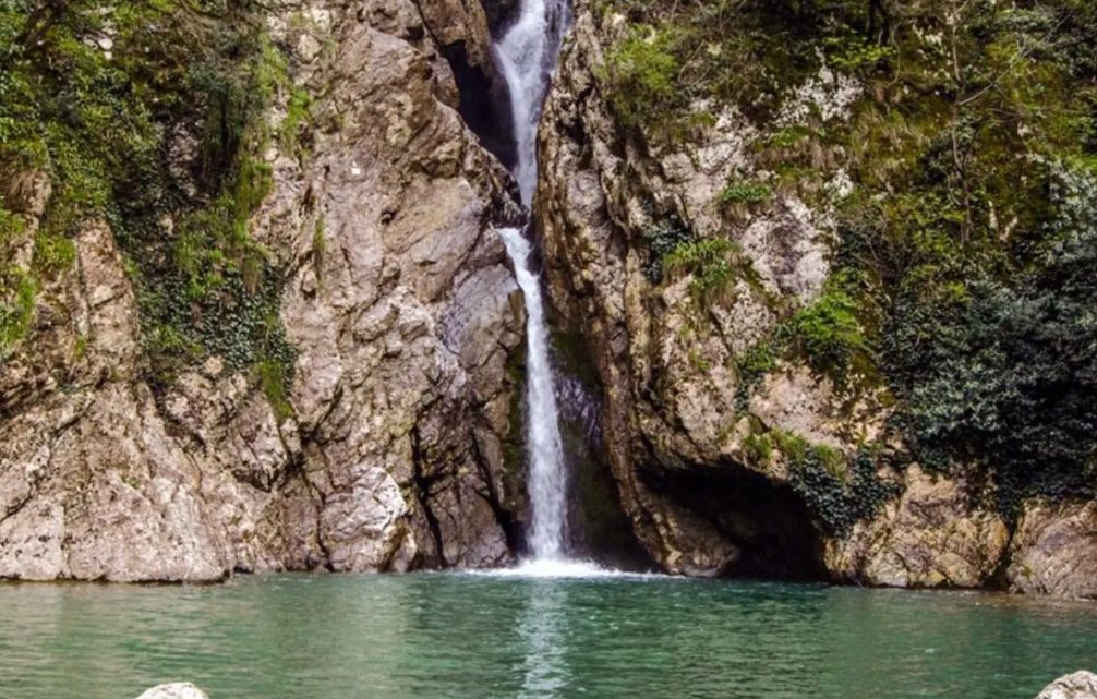 Индивидуальные туры Адлера: секретные места и интересные истории