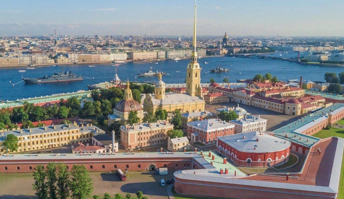 Необычные маршруты по Санкт‑Петербургу: как увидеть город без туристических толп