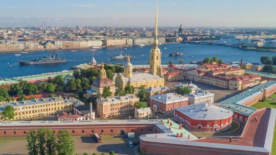 Необычные маршруты по Санкт‑Петербургу: как увидеть город без туристических толп